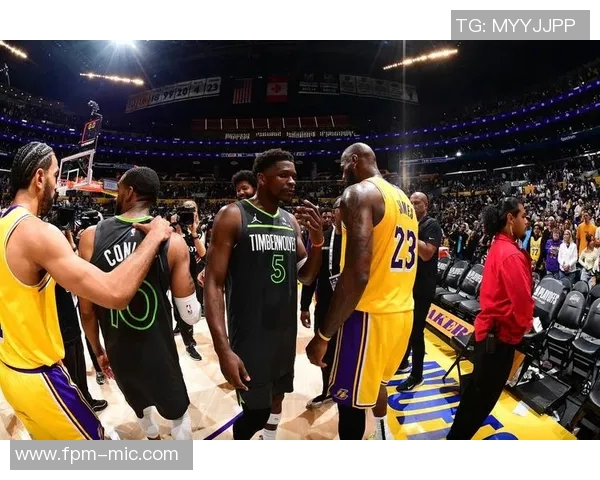 雄鹿与森林狼精彩对决重播回顾分析全场亮点与精彩瞬间分享 雄鹿与森林狼精彩对决重播回顾分析全场亮点与精彩瞬间分享